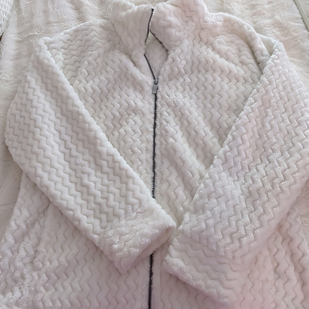 Kohl’s plush zip up jacket